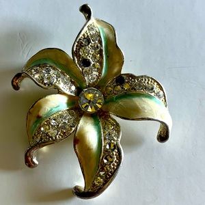 Vintage flower pin